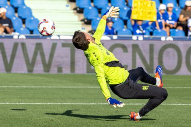 Madrid, İspanya - 31 Ağustos 2024: Getafe Fc ile Real Sociedad arasındaki lig maçı Madrid 'de oynandı. Getafe oyuncuları. Gerçek Sociedad oyuncuları. Profesyonel futbol. La Liga 2024, 2025.