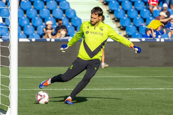 Madrid, İspanya - 31 Ağustos 2024: Getafe Fc ile Real Sociedad arasındaki lig maçı Madrid 'de oynandı. Getafe oyuncuları. Gerçek Sociedad oyuncuları. Profesyonel futbol. La Liga 2024, 2025.