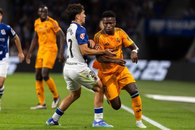 San Sebastian, İspanya - 14 Eylül 2024: Real Sociedad ve Real Madrid arasındaki lig maçı, San Sebastian 'da oynandı. Vinicius Jr. Top ile. Gerçek Madrid oyuncuları.