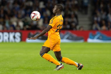 San Sebastian, İspanya - 14 Eylül 2024: Real Sociedad ve Real Madrid arasındaki lig maçı, San Sebastian 'da oynandı. Gerçek Madrid oyuncuları. Real Madrid turuncu forması.