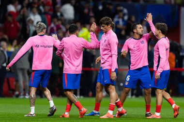 Madrid, İspanya - 19 Eylül 2024: Atletico de Madrid ile Leipzig arasında oynanan Şampiyonlar Ligi maçı. Atletico de Madrid oyuncuları. Şampiyonlar Ligi. Avrupa futbolu.