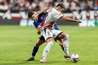 Madrid, İspanya - 22 Eylül 2024: Rayo Vallecano ile Atletico de Madrid arasındaki lig maçı, Vallecas 'ta oynandı. Atletico de Madrid oyuncuları. Rayo Vallecano oyuncuları.