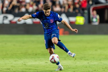 Madrid, İspanya - 22 Eylül 2024: Rayo Vallecano ile Atletico de Madrid arasındaki lig maçı, Vallecas 'ta oynandı. Atletico de Madrid oyuncuları. Rayo Vallecano oyuncuları.