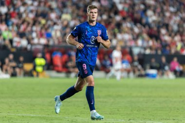 Madrid, İspanya - 22 Eylül 2024: Rayo Vallecano ile Atletico de Madrid arasındaki lig maçı, Vallecas 'ta oynandı. Atletico de Madrid oyuncuları. Rayo Vallecano oyuncuları.