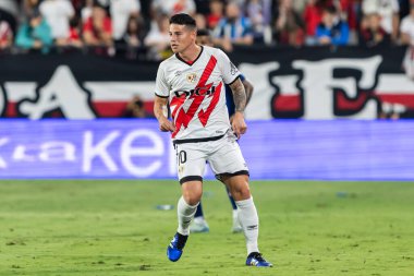 Madrid, İspanya - 22 Eylül 2024: Rayo Vallecano ile Atletico de Madrid arasındaki lig maçı, Vallecas 'ta oynandı. Atletico de Madrid oyuncuları. Rayo Vallecano oyuncuları.