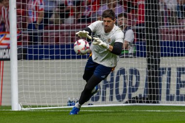 Madrid, İspanya - 29 Eylül 2024: İspanya 'nın başkenti Atletico de Madrid ile Real Madrid arasında oynanan lig maçı. Gerçek Madrid oyuncuları. Liga2024 2025. Büyük Yarış