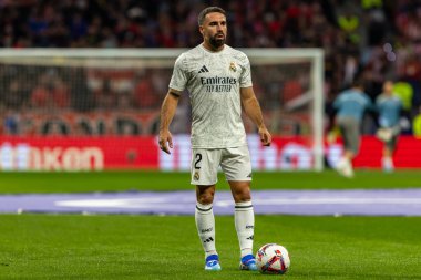Madrid, İspanya - 29 Eylül 2024: İspanya 'nın başkenti Atletico de Madrid ile Real Madrid arasında oynanan lig maçı. Gerçek Madrid oyuncuları. Liga2024 2025. Büyük Yarış