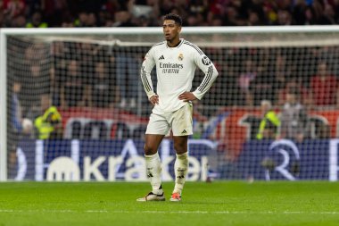 Madrid, İspanya - 29 Eylül 2024: İspanya 'nın başkenti Atletico de Madrid ile Real Madrid arasında oynanan lig maçı. Gerçek Madrid oyuncuları. Liga2024 2025. Büyük Yarış