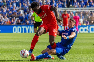 Madrid, İspanya - 5 Ekim 2024: Getafe Fc ve Osasuna arasındaki lig maçı Madrid 'de oynandı. Osasuna oyuncuları topta. Getafe oyuncuları. Lig 2024, 2025. Profesyonel futbol..