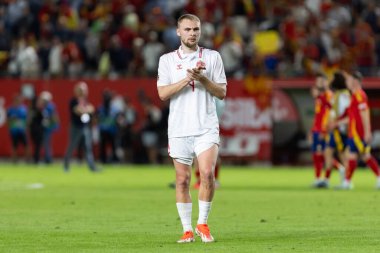 Murcia, İspanya - 12 Ekim 2024: UEFA Uluslar Ligi ön eleme maçı İspanya milli takımı ile Danimarka arasında yapıldı. Danimarka milli takımının oyuncuları. Danimarka hayranları..