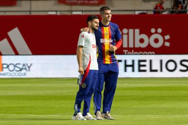 Murcia, İspanya - 12 Ekim 2024: UEFA Uluslar Ligi ön eleme maçı İspanya milli takımı ile Danimarka arasında yapıldı. İspanyol milli takımının oyuncuları. İspanyol taraftarlar.