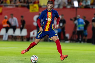 Murcia, İspanya - 12 Ekim 2024: UEFA Uluslar Ligi ön eleme maçı İspanya milli takımı ile Danimarka arasında yapıldı. İspanyol milli takımının oyuncuları. İspanyol taraftarlar.