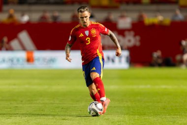 Murcia, İspanya - 12 Ekim 2024: UEFA Uluslar Ligi ön eleme maçı İspanya milli takımı ile Danimarka arasında yapıldı. İspanyol milli takımının oyuncuları. İspanyol taraftarlar.