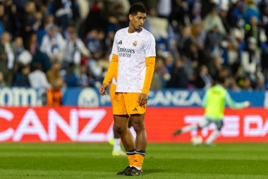 Madrid, İspanya - 24 Kasım 2024: Madrid 'de Leganes FC ve Real Madrid arasında oynanan lig maçı. Gerçek Madrid oyuncuları. Turuncu forma. Lig 2024 2025. Avrupa futbol şampiyonları