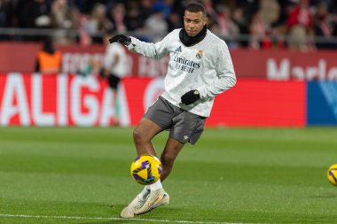 Girona, İspanya - 7 Aralık 2024: Girona Fc ile Real Madrid arasında oynanan lig maçı. Real Madrid kazandı. Avrupa şampiyonu.