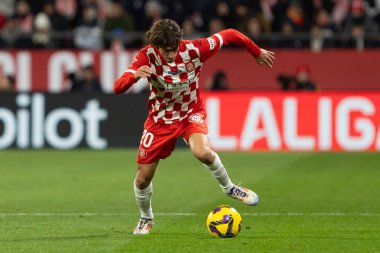Girona, İspanya - 7 Aralık 2024: Girona Fc ile Real Madrid arasında oynanan lig maçı. Real Madrid kazandı. Avrupa şampiyonu.