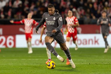 Girona, İspanya - 7 Aralık 2024: Girona Fc ile Real Madrid arasında oynanan lig maçı. Real Madrid kazandı. Avrupa şampiyonu.