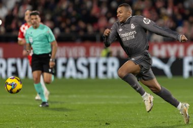 Girona, İspanya - 7 Aralık 2024: Girona Fc ile Real Madrid arasında oynanan lig maçı. Real Madrid kazandı. Avrupa şampiyonu.