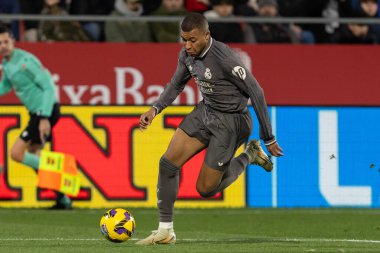 Girona, İspanya - 7 Aralık 2024: Girona Fc ile Real Madrid arasında oynanan lig maçı. Real Madrid kazandı. Avrupa şampiyonu.