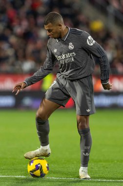 Girona, İspanya - 7 Aralık 2024: Girona Fc ile Real Madrid arasında oynanan lig maçı. Real Madrid kazandı. Avrupa şampiyonu.