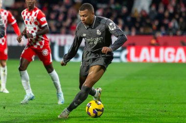 Girona, İspanya - 7 Aralık 2024: Girona Fc ile Real Madrid arasında oynanan lig maçı. Real Madrid kazandı. Avrupa şampiyonu.