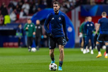 Madrid, İspanya - 11 Aralık 2024: Atletico de Madrid ile SK Slovamn Bratislava arasında oynanan Şampiyonlar Ligi maçı. SK Bratislava oyuncuları. Colchoneros kazandı.