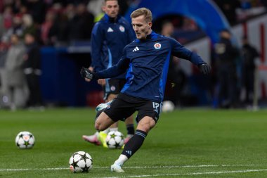 Madrid, İspanya - 11 Aralık 2024: Atletico de Madrid ile SK Slovamn Bratislava arasında oynanan Şampiyonlar Ligi maçı. SK Bratislava oyuncuları. Colchoneros kazandı.
