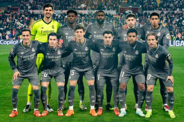 Madrid, İspanya - 14 Aralık 2024: Rayo Vallecano ile Real Madrid arasındaki lig maçı Vallecas mahallesinde oynandı. Futbolcular. Lig 2024, Lig 2025.