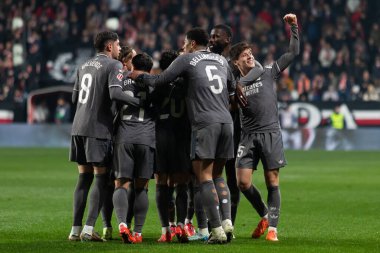 Madrid, İspanya - 14 Aralık 2024: Rayo Vallecano ile Real Madrid arasındaki lig maçı Vallecas mahallesinde oynandı. Futbolcular. Lig 2024, Lig 2025.