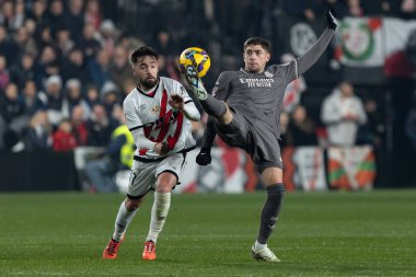 Madrid, İspanya - 14 Aralık 2024: Rayo Vallecano ile Real Madrid arasındaki lig maçı Vallecas mahallesinde oynandı. Futbolcular. Lig 2024, Lig 2025.