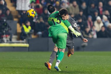 Madrid, İspanya - 14 Aralık 2024: Rayo Vallecano ile Real Madrid arasındaki lig maçı Vallecas mahallesinde oynandı. Futbolcular. Lig 2024, Lig 2025.