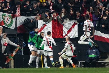 Madrid, İspanya - 14 Aralık 2024: Rayo Vallecano ile Real Madrid arasındaki lig maçı Vallecas mahallesinde oynandı. Futbolcular. Lig 2024, Lig 2025.