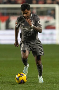 Madrid, İspanya - 14 Aralık 2024: Rayo Vallecano ile Real Madrid arasındaki lig maçı Vallecas mahallesinde oynandı. Futbolcular. Lig 2024, Lig 2025.