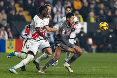 Madrid, İspanya - 14 Aralık 2024: Rayo Vallecano ile Real Madrid arasındaki lig maçı Vallecas mahallesinde oynandı. Futbolcular. Lig 2024, Lig 2025.