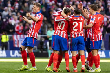 Madrid, İspanya - 15 Aralık 2024: Madrid 'de Atletico de Madrid ile Getafe Fc arasında oynanan lig maçı. Atletico de Madrid oyuncuları. Lig 2024, Lig 2025.