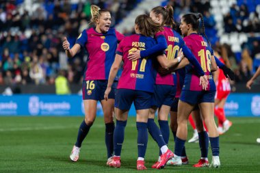 Madrid, İspanya - 23 Ocak 2025: FC Barcelona ile Atletico de Madrid arasında bayanlar Süper Kupa yarı finalleri. Kadın futbolu. Kız futbolu.
