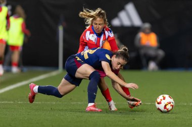 Madrid, İspanya - 23 Ocak 2025: FC Barcelona ile Atletico de Madrid arasında bayanlar Süper Kupa yarı finalleri. Kadın futbolu. Kız futbolu.