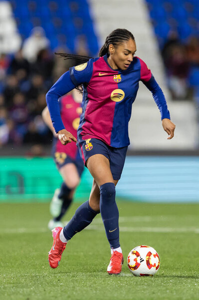 Мадрид, Испания - 23 января 2025 года: Полуфинал Суперкубка Испании среди женщин между ФК "Барселона" и "Атлетико". Женский футбол. Футбол для девочек.