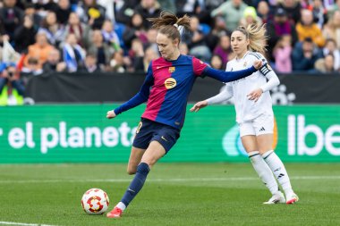 Madrid, İspanya - 26 Ocak 2025: Madrid 'de FC Barcelona ile Real Madrid arasında oynanan Bayanlar Süper Kupası Finali. Kadın futbol klasiği. FC Barcelona kazandı..