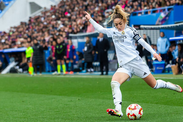 Мадрид, Испания - 26 января 2025: Финал Суперкубка Испании среди женщин между ФК "Барселона" и "Реал Мадрид". Женская футбольная классика. Барселона побеждает.
