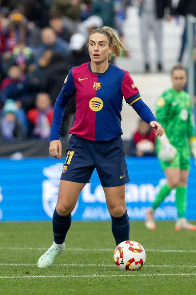 Мадрид, Испания - 26 января 2025: Финал Суперкубка Испании среди женщин между ФК "Барселона" и "Реал Мадрид". Женская футбольная классика. Барселона побеждает.