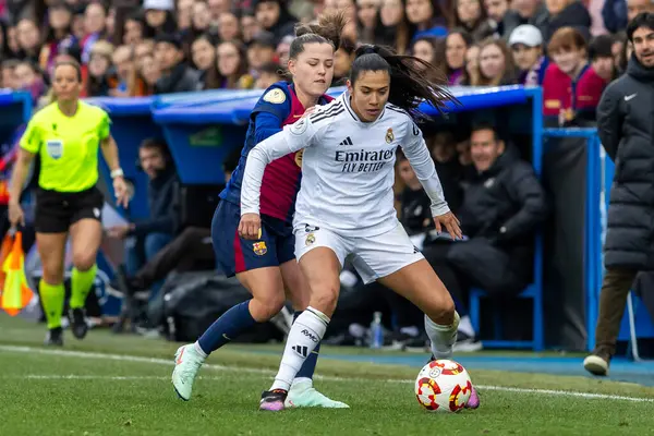 Madrid, İspanya - 26 Ocak 2025: Madrid 'de FC Barcelona ile Real Madrid arasında oynanan Bayanlar Süper Kupası Finali. Kadın futbol klasiği. FC Barcelona kazandı..