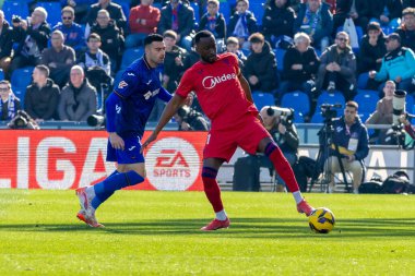 Madrid, İspanya - 1 Şubat 2025: Getafe Fc ile Sevilla Fc arasındaki lig maçı Madrid 'de oynandı. Sevilla FC oyuncuları. Lig 2024, 2025. Profesyonel futbol..
