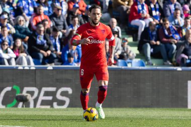 Madrid, İspanya - 1 Şubat 2025: Getafe Fc ile Sevilla Fc arasındaki lig maçı Madrid 'de oynandı. Sevilla FC oyuncuları. Lig 2024, 2025. Profesyonel futbol..