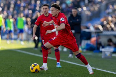 Madrid, İspanya - 1 Şubat 2025: Getafe Fc ile Sevilla Fc arasındaki lig maçı Madrid 'de oynandı. Sevilla FC oyuncuları. Lig 2024, 2025. Profesyonel futbol..