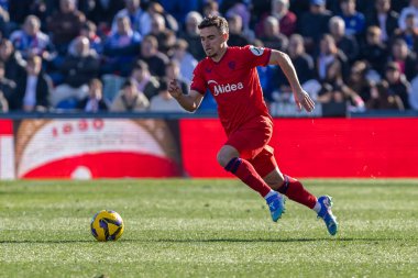 Madrid, İspanya - 1 Şubat 2025: Getafe Fc ile Sevilla Fc arasındaki lig maçı Madrid 'de oynandı. Sevilla FC oyuncuları. Lig 2024, 2025. Profesyonel futbol..