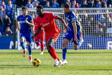 Madrid, İspanya - 1 Şubat 2025: Getafe Fc ile Sevilla Fc arasındaki lig maçı Madrid 'de oynandı. Sevilla FC oyuncuları. Lig 2024, 2025. Profesyonel futbol..