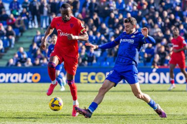 Madrid, İspanya - 1 Şubat 2025: Getafe Fc ile Sevilla Fc arasındaki lig maçı Madrid 'de oynandı. Sevilla FC oyuncuları. Lig 2024, 2025. Profesyonel futbol..