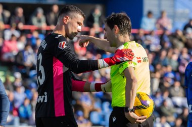 Madrid, İspanya - 1 Şubat 2025: Getafe Fc ile Sevilla Fc arasındaki lig maçı Madrid 'de oynandı. Getafe FC oyuncuları. Lig 2024, 2025. Profesyonel futbol..