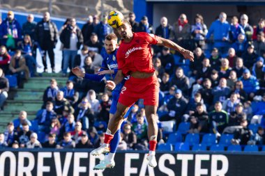 Madrid, İspanya - 1 Şubat 2025: Getafe Fc ile Sevilla Fc arasındaki lig maçı Madrid 'de oynandı. Sevilla FC oyuncuları. Lig 2024, 2025. Profesyonel futbol..